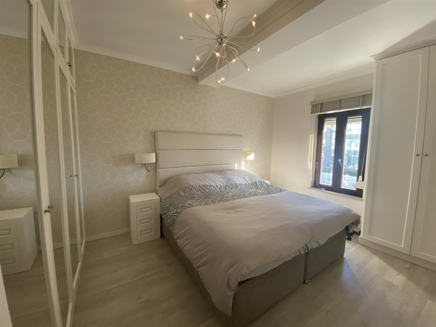 Image of Apartment - 5 Bedrooms - 3 Bathrooms for Sale in Marina Bay-Gibraltar, Image 4